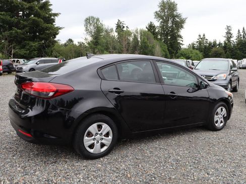 Used 2017 Kia Forte LX FWD image 4