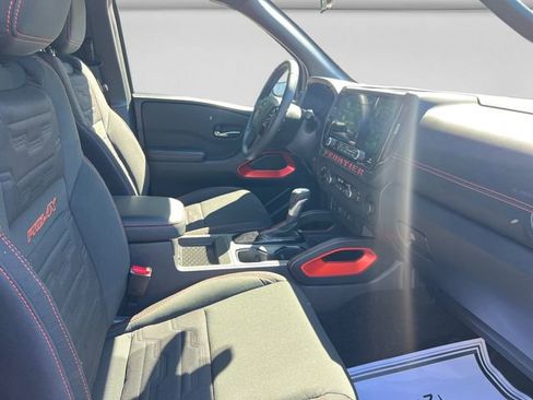 Used 2025 Nissan Frontier PRO-4X AWD/4WD image 15