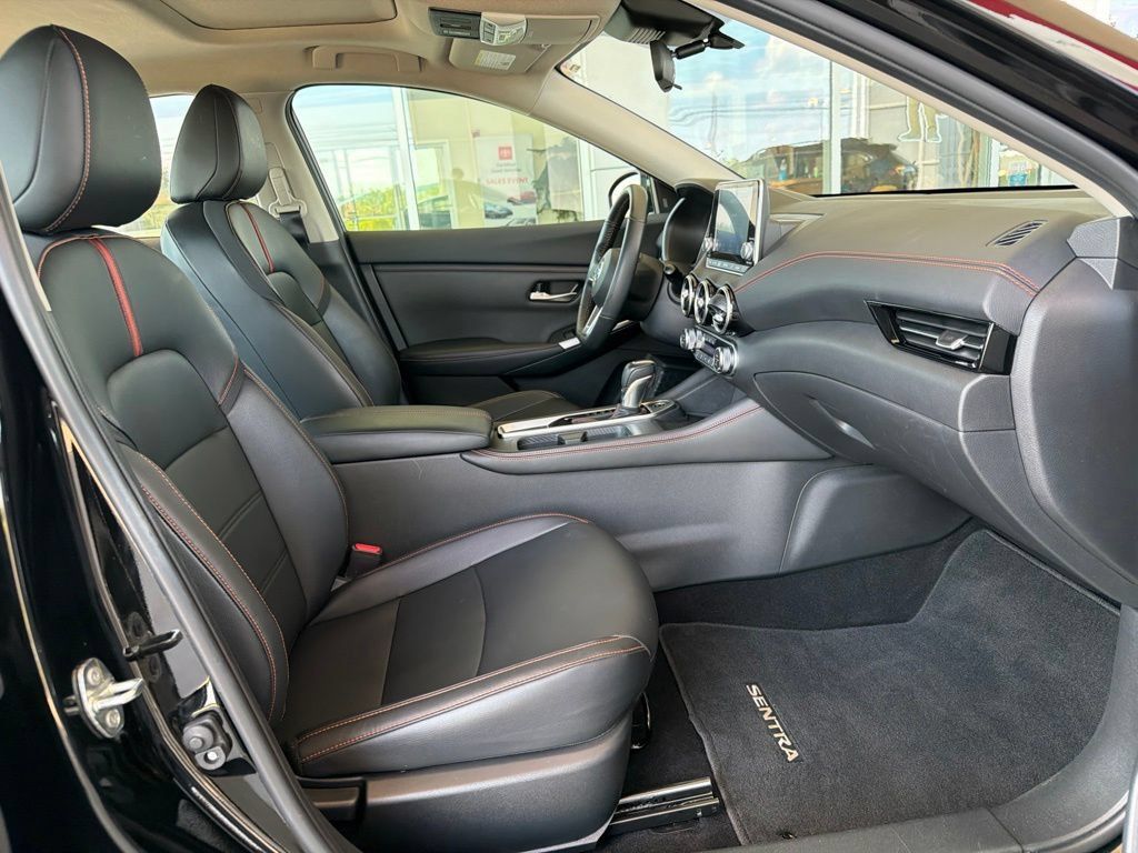 Used 2022 Nissan Sentra SR w/ SR Premium Package FWD image 14