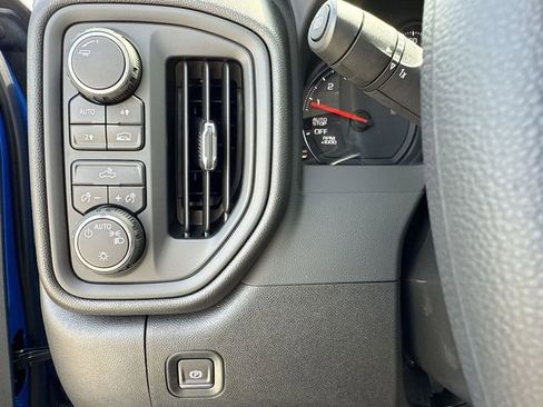 Certified 2025 Chevrolet Silverado 1500 Custom image 19