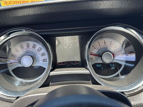 Used 2011 Ford Mustang GT Premium w/ Electronics Pkg RWD image 15