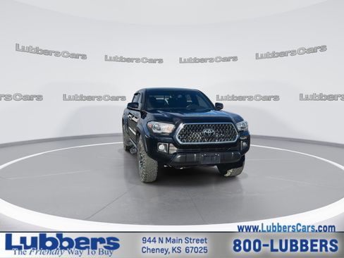 Used 2019 Toyota Tacoma 4x4 Double Cab image 3