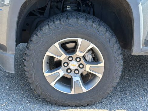 Used 2017 Chevrolet Colorado Z71 AWD/4WD image 9