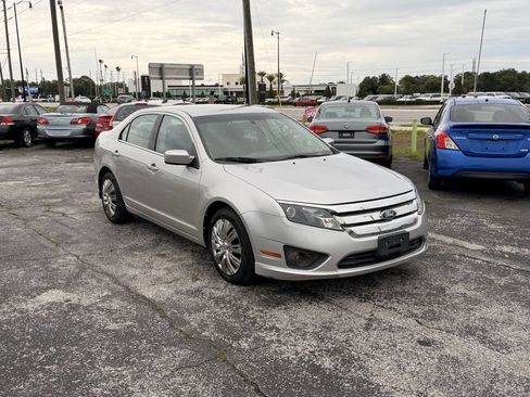 Used 2010 Ford Fusion SE FWD image 2