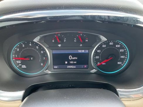Used 2023 Chevrolet Traverse LT AWD/4WD image 4
