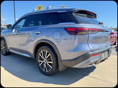 Used 2023 INFINITI QX60 Sensory w/ Vision Package image 4