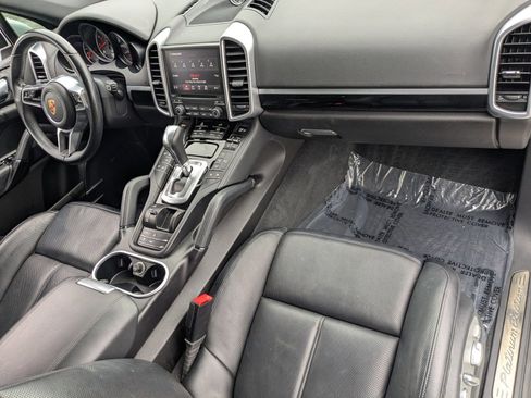 Used 2017 Porsche Cayenne Platinum Edition AWD/4WD image 21