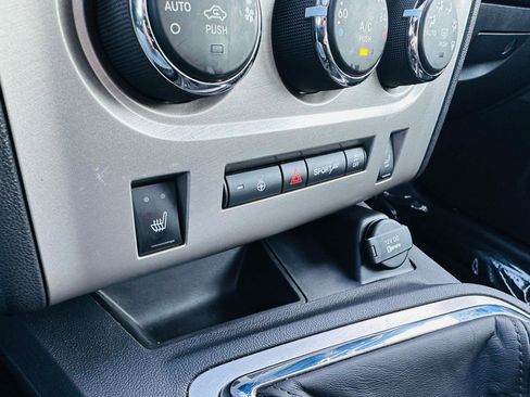 Used 2014 Dodge Challenger SRT8 image 27