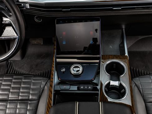 Used 2025 Cadillac Escalade Sport Platinum w/ LPO, ONYX Package AWD/4WD image 24