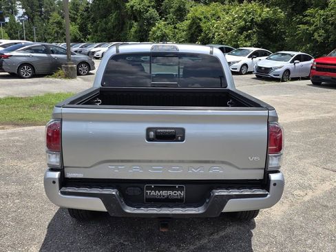 Used 2022 Toyota Tacoma TRD Sport w/ Technology Package RWD image 4