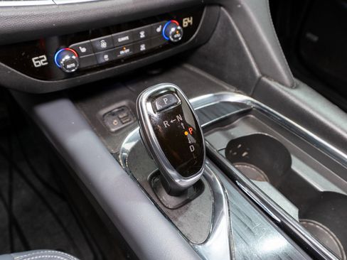 Used 2020 Buick Enclave Essence w/ Sound and Sites Package image 24