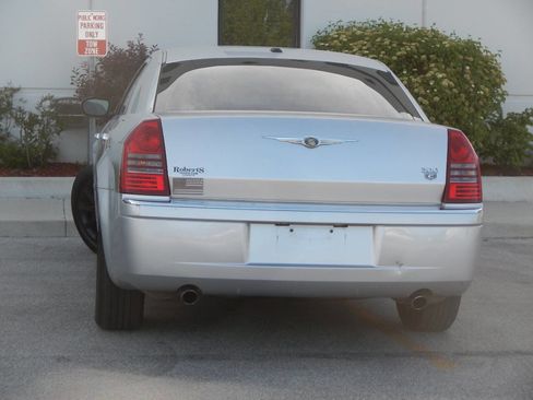 Used 2007 Chrysler 300 C RWD image 14