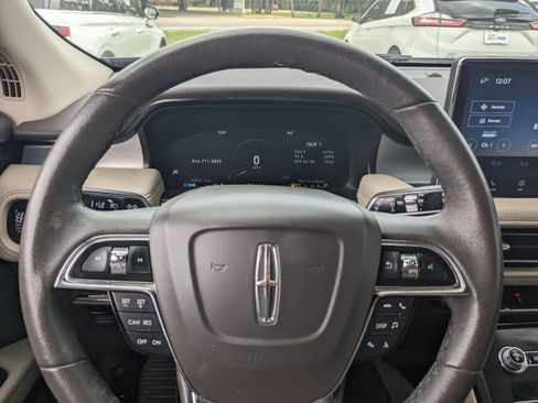 Used 2023 Lincoln Nautilus AWD w/ Premium Package image 22