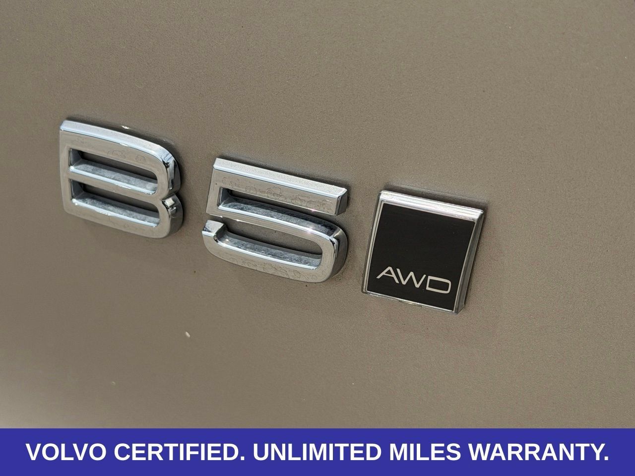 Certified 2024 Volvo XC40 B5 Plus w/ Protection Package Premier AWD/4WD image 11