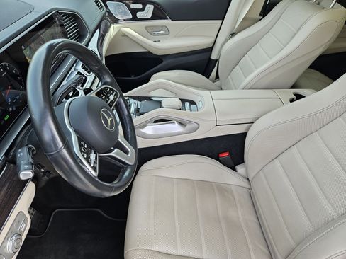 Used 2021 Mercedes-Benz GLS 580 4MATIC image 14