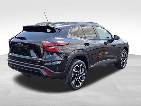 Certified 2024 Chevrolet Trax RS w/ Sunroof Package FWD image 5