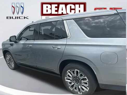 Used 2024 GMC Yukon Denali Ultimate AWD/4WD image 6