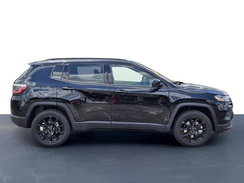 New 2026 Jeep Compass Latitude AWD/4WD image 7