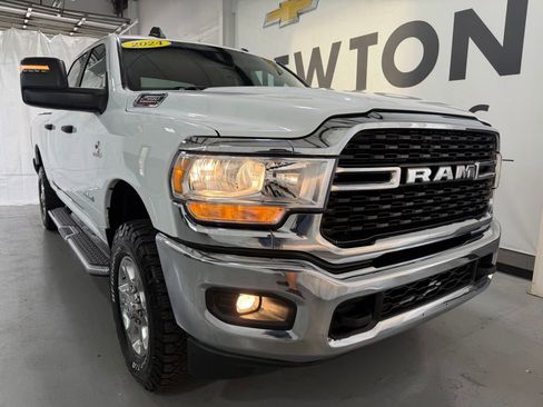 Used 2024 RAM 2500 Big Horn AWD/4WD image 40