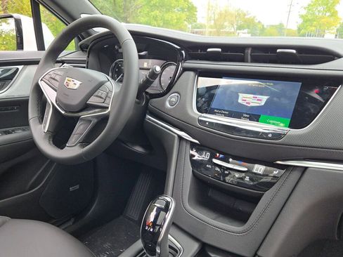New 2025 Cadillac XT5 Premium Luxury FWD image 7