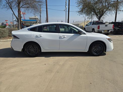New 2026 Nissan Sentra SV w/ Floor Mat Package FWD image 2
