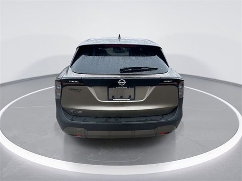 Certified 2025 Nissan Kicks SV image 7