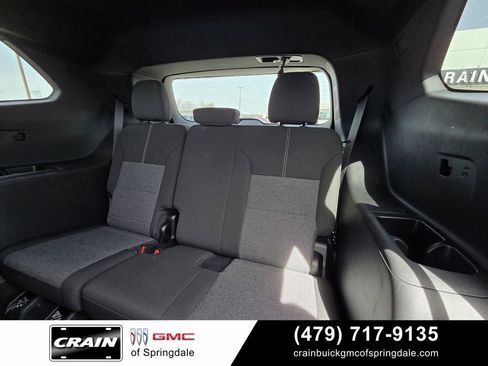 Used 2025 GMC Acadia Elevation FWD image 25