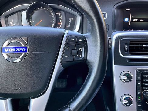 Used 2018 Volvo V60 T5 Cross Country AWD/4WD image 24