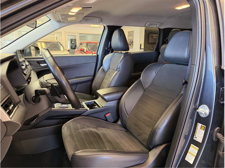 Used 2024 Mitsubishi Outlander FWD image 19