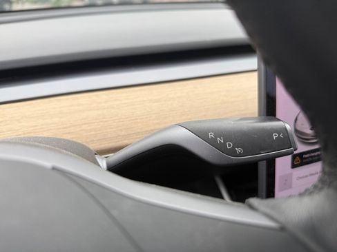 Used 2020 Tesla Model 3 Standard Range Plus RWD image 16