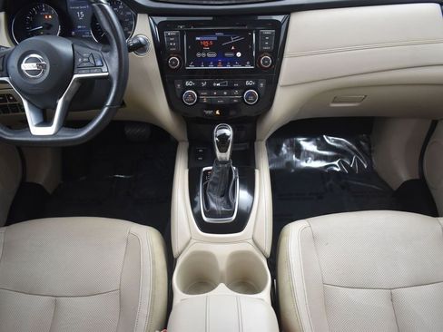 Used 2020 Nissan Rogue SL w/ Premium Package image 11