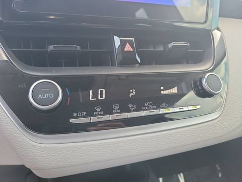 Certified 2025 Toyota Corolla LE FWD image 21