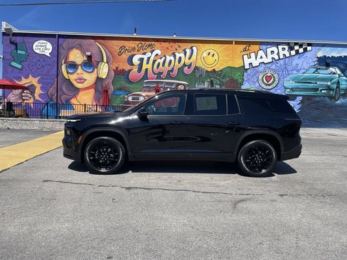 Used 2026 Chevrolet Traverse LT w/ Midnight/Sport Edition AWD/4WD image 2
