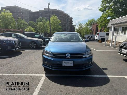 Used 2017 Volkswagen Jetta SEL FWD image 4