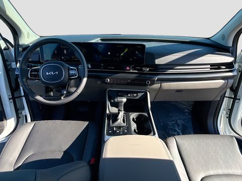 New 2026 Kia Carnival image 3