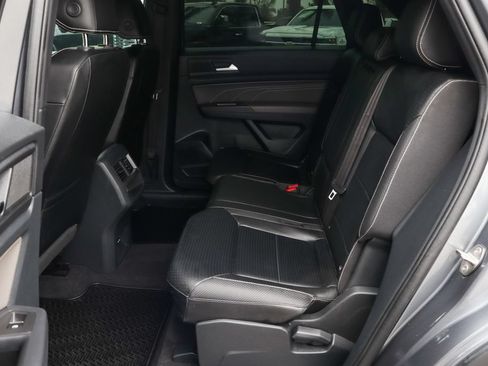 Used 2022 Volkswagen Atlas Cross Sport SE AWD/4WD image 40