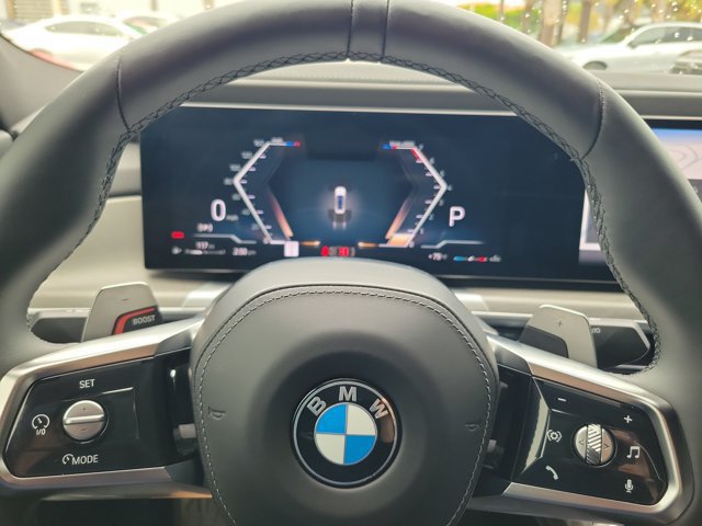 Used 2024 BMW 760i xDrive AWD/4WD image 24