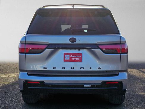 Used 2025 Toyota Sequoia Platinum AWD/4WD image 5