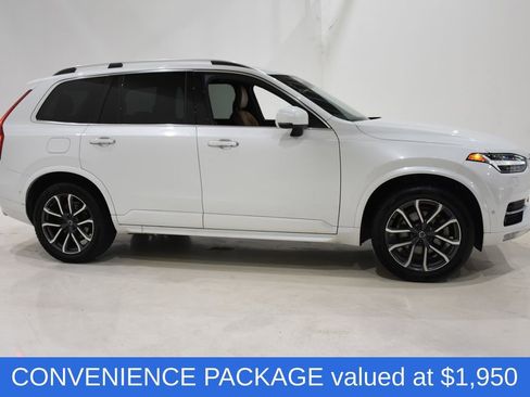 Used 2018 Volvo XC90 T6 Momentum w/ Convenience Package image 3