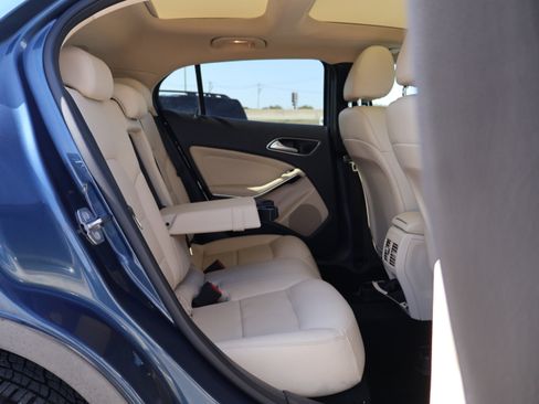 Used 2020 Mercedes-Benz GLA 250 4MATIC image 35