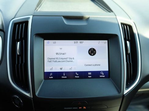 Used 2020 Ford Edge SEL w/ Cold Weather Package AWD/4WD image 17