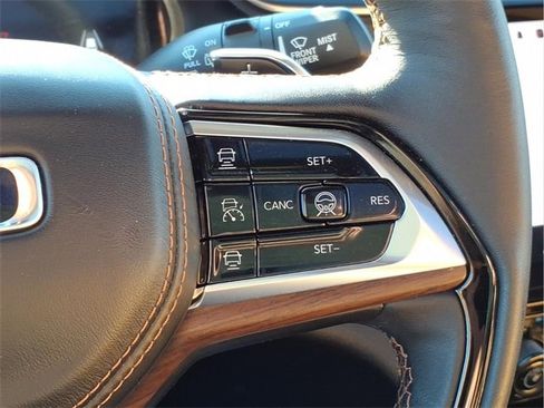 Used 2025 Jeep Grand Cherokee L Summit w/ Advanced Protech Group IV image 30