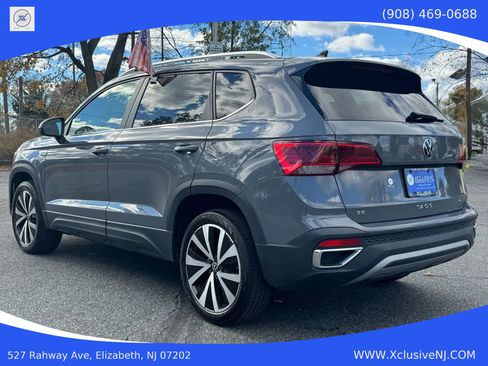 Used 2022 Volkswagen Taos SE image 2