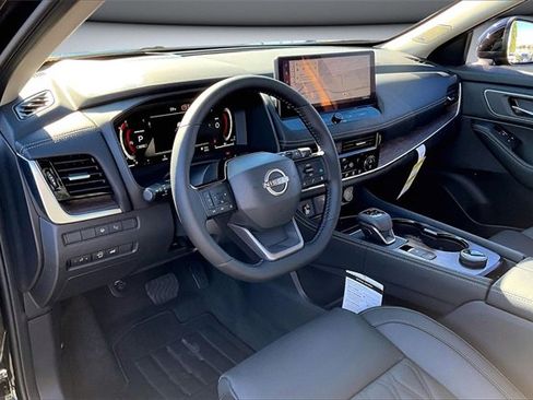 New 2026 Nissan Rogue Platinum image 7