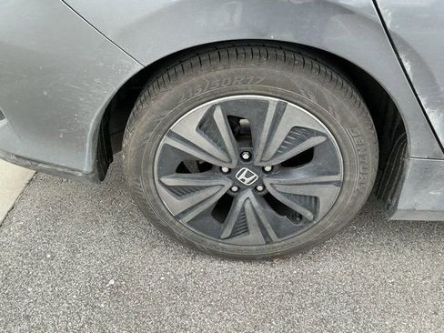 Used 2018 Honda Civic EX image 16