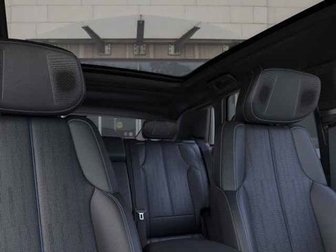 New 2026 Cadillac Lyriq V image 24