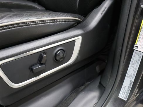 Used 2020 RAM 1500 Laramie image 12