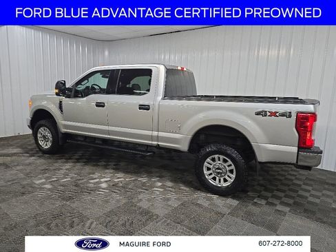Certified 2017 Ford F250 XLT w/ Snow Plow Prep Package AWD/4WD image 5