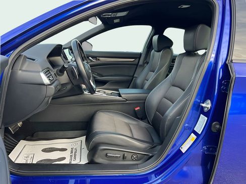 Used 2018 Honda Accord Sport image 8