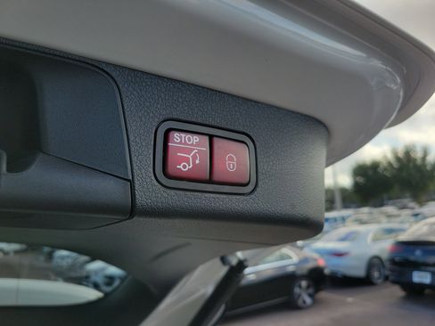 Certified 2025 Mercedes-Benz GLB 250 image 9